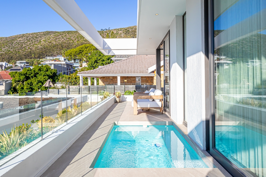 To Let 4 Bedroom Property for Rent in Fresnaye Western Cape